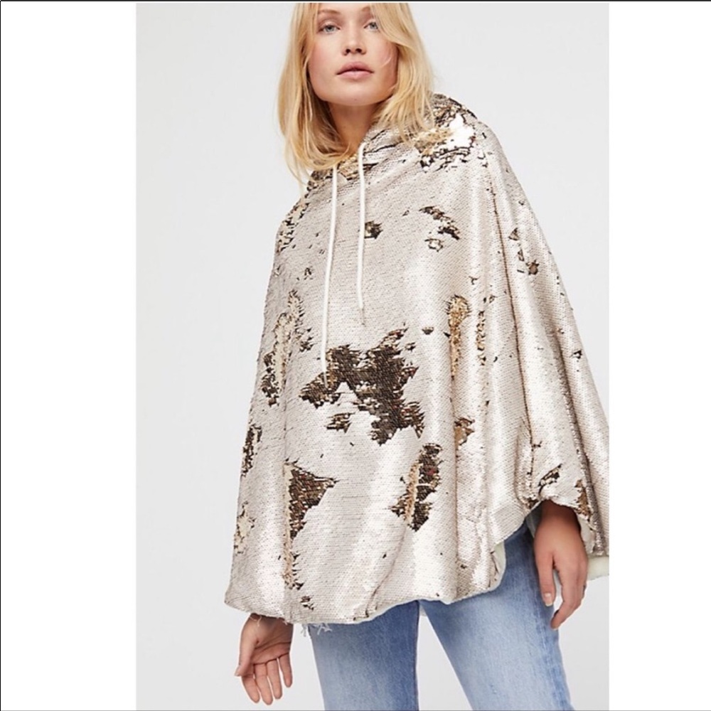 Fleece-lined Sparkle Cape